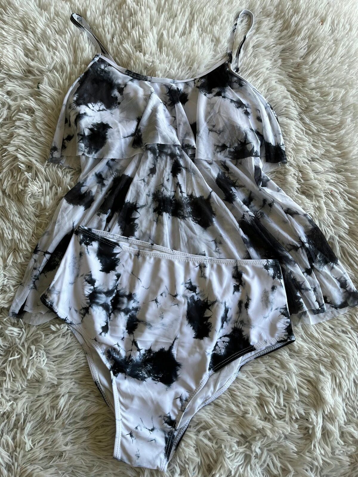 Tankini blanca y negra tie dye