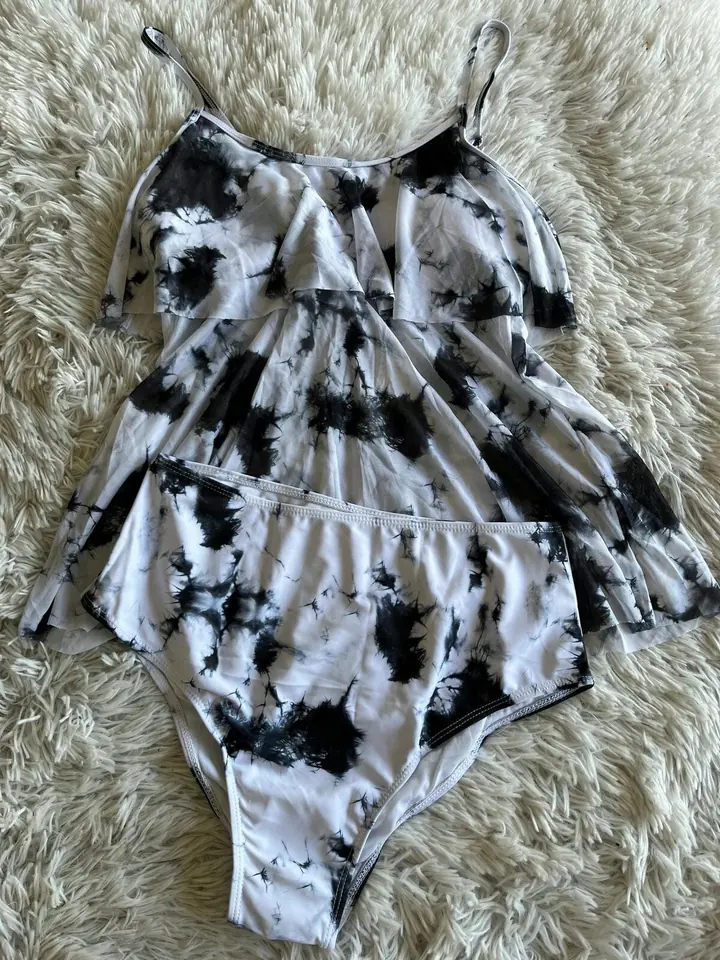Tankini blanca y negra tie dye