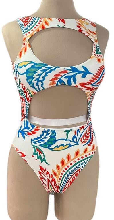 Enteriza malla blanca con diseños de colores