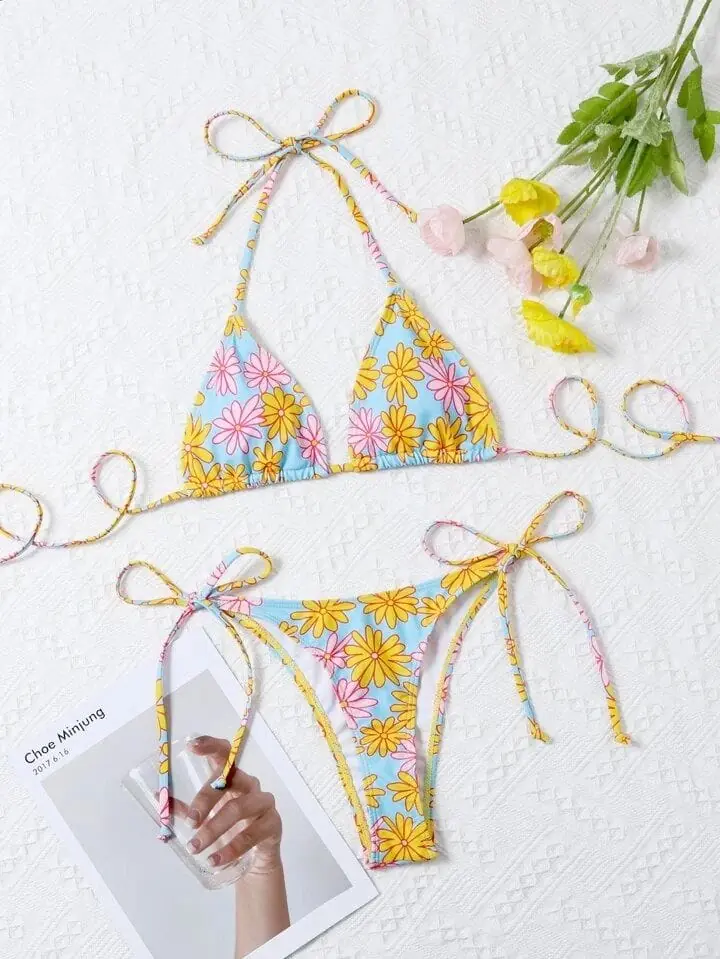 Bikini malla celeste con flores triangulo