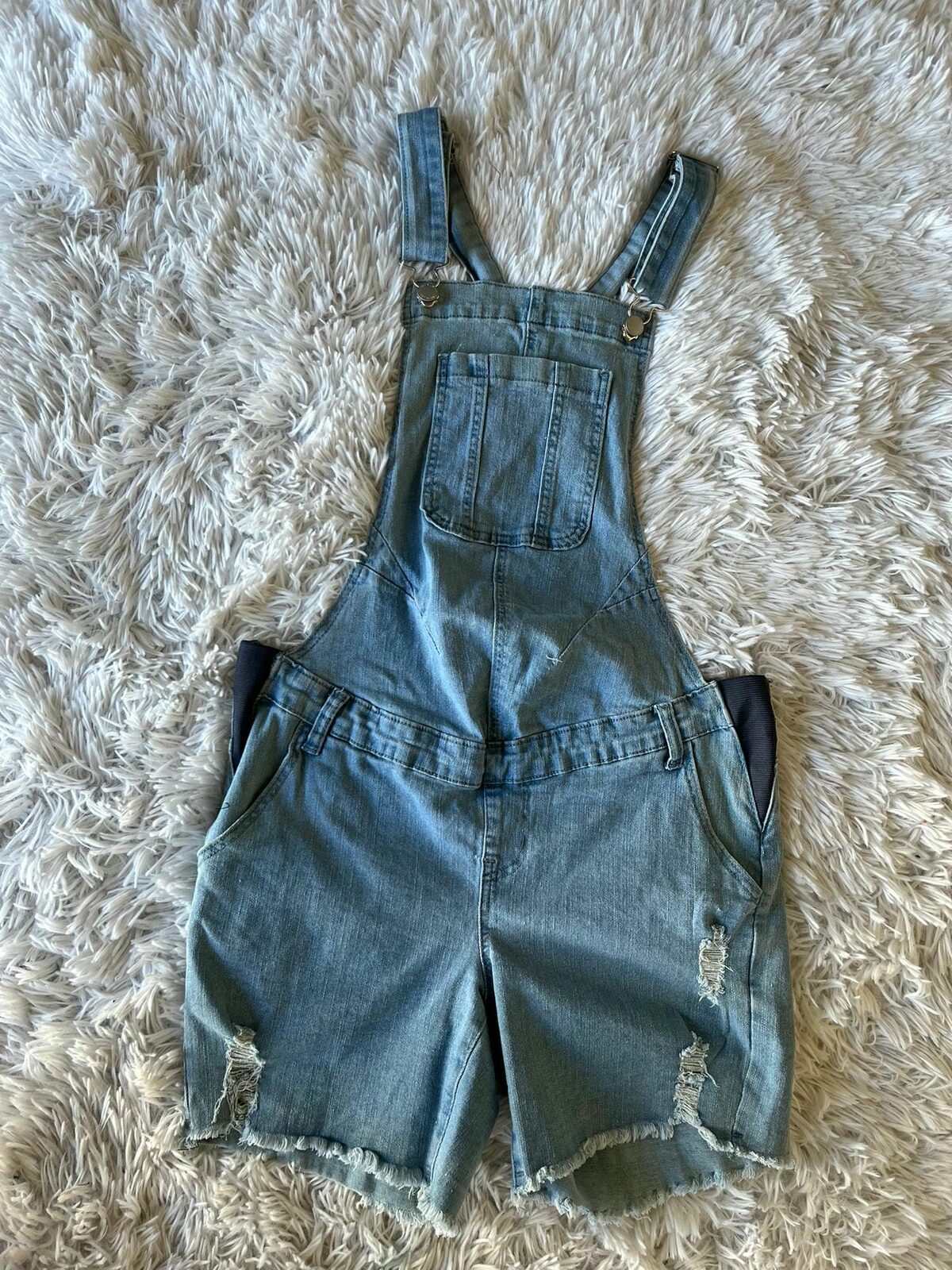 Mono de jean corto para embarazada