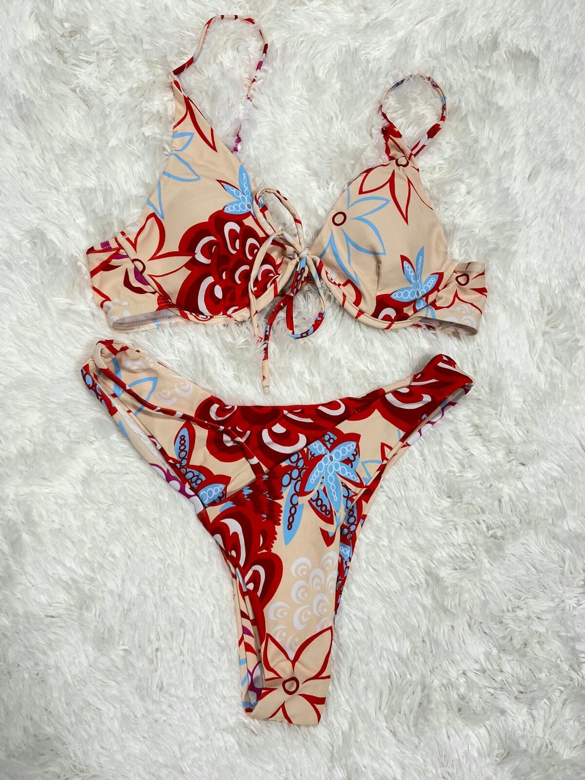 Bikini malla con aro diseño floreado tiro alto