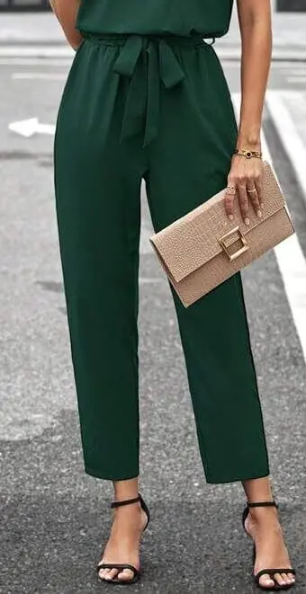 Palazo verde oscuro con lazo