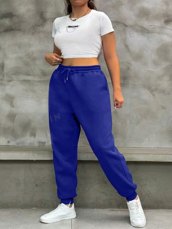 Pantalón jogger azul cordón negro