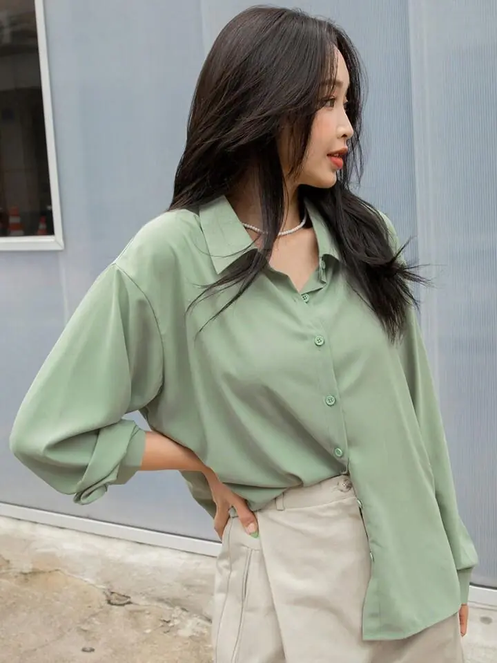 Camisa verde claro apagado