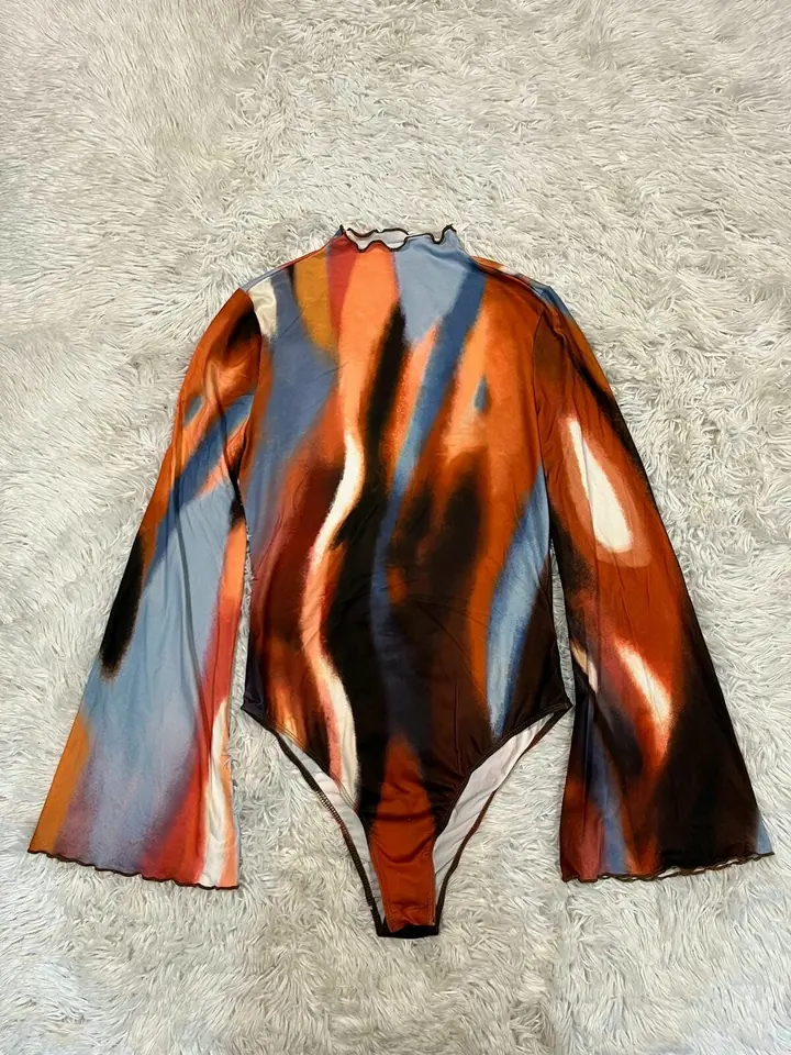 Body de colores calidos mangas acampanadas
