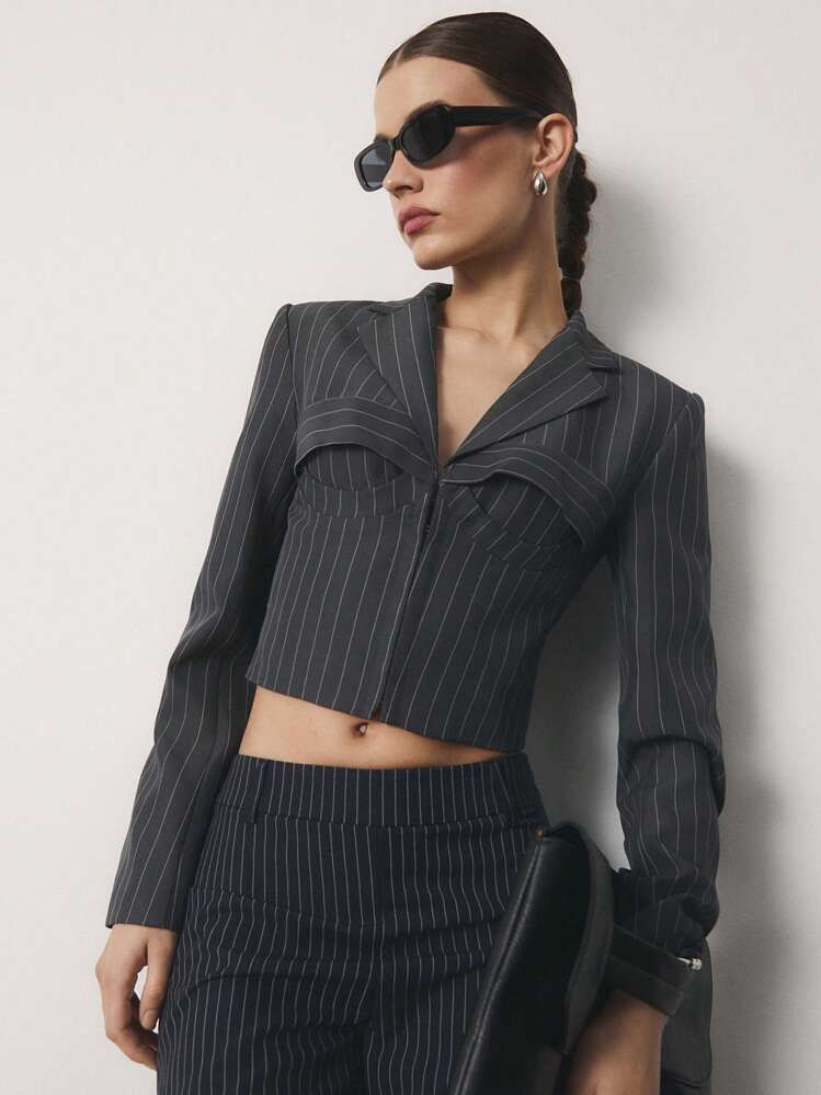 Blazer corto gris lineas blancas