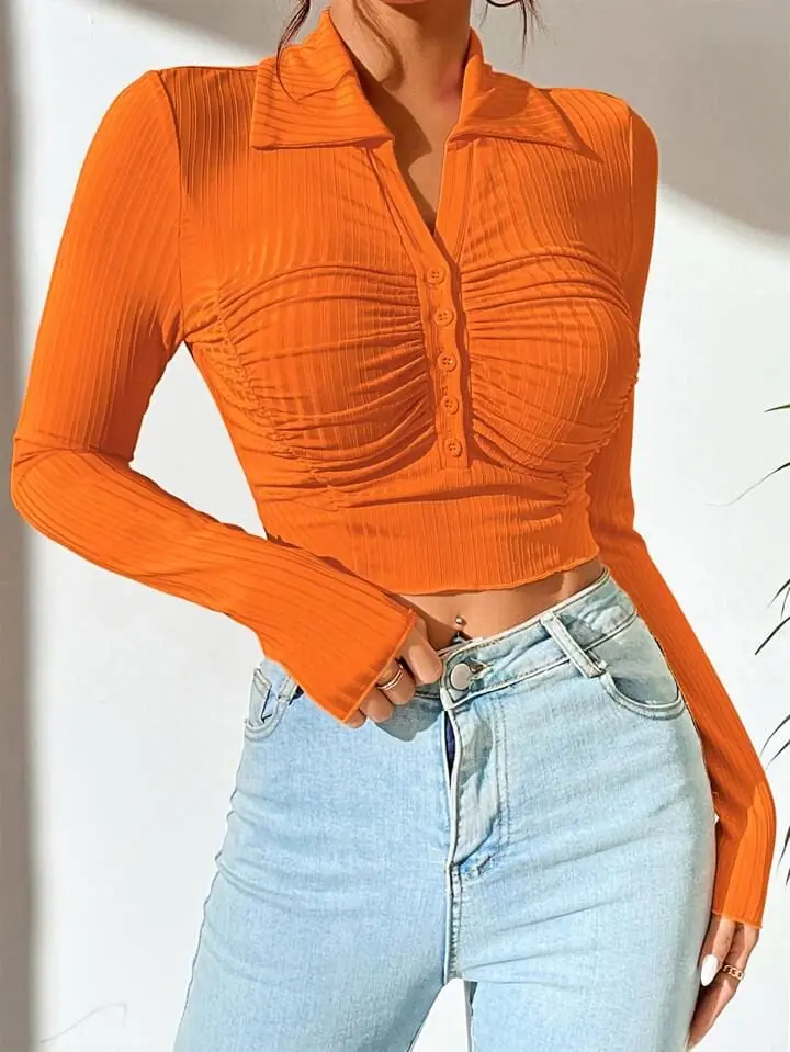 Remera tipo camisa con frunce anaranjada