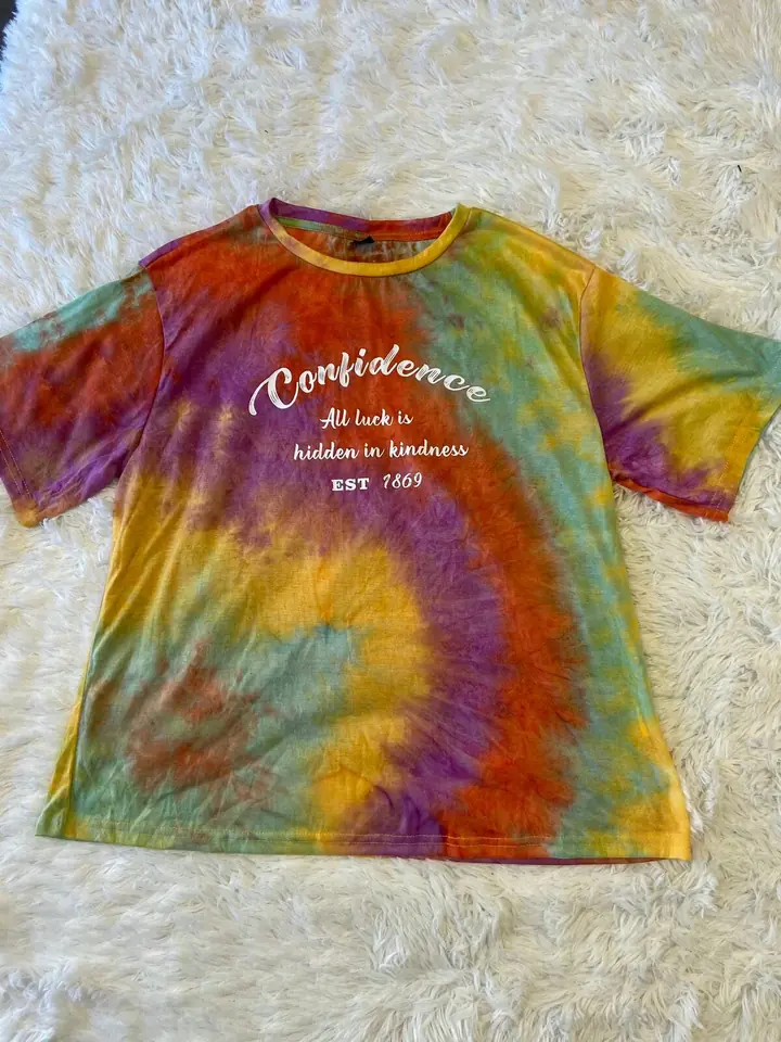 Remera tie dye confidence