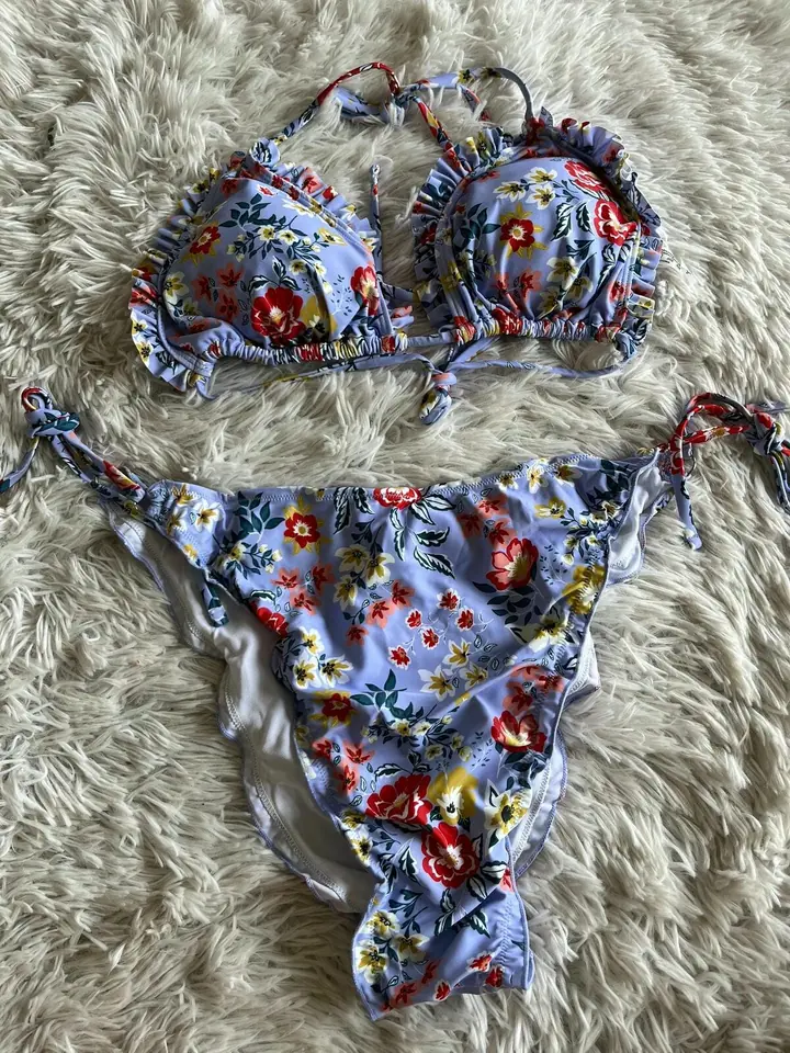 Bikini triangulo lila con flores
