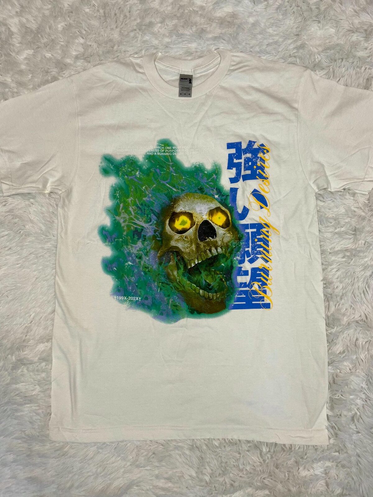 Remera blanca con calavera