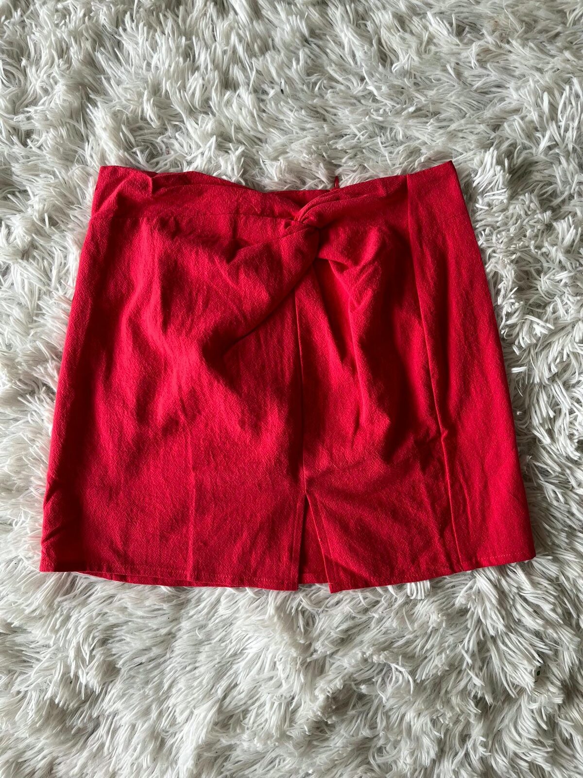 Falda corta roja