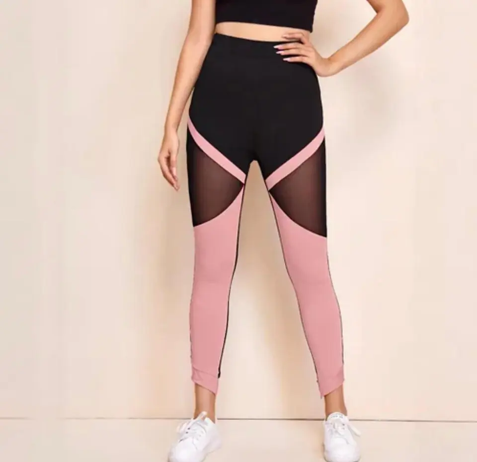 Calza deportiva rosa y negra con transparencia