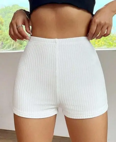 Short canale blanco plus size