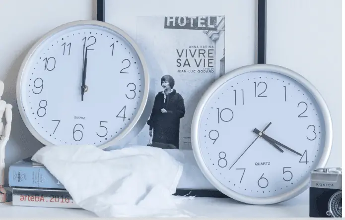 RELOJ PARED 25 CM COLORES SURTIDOS
