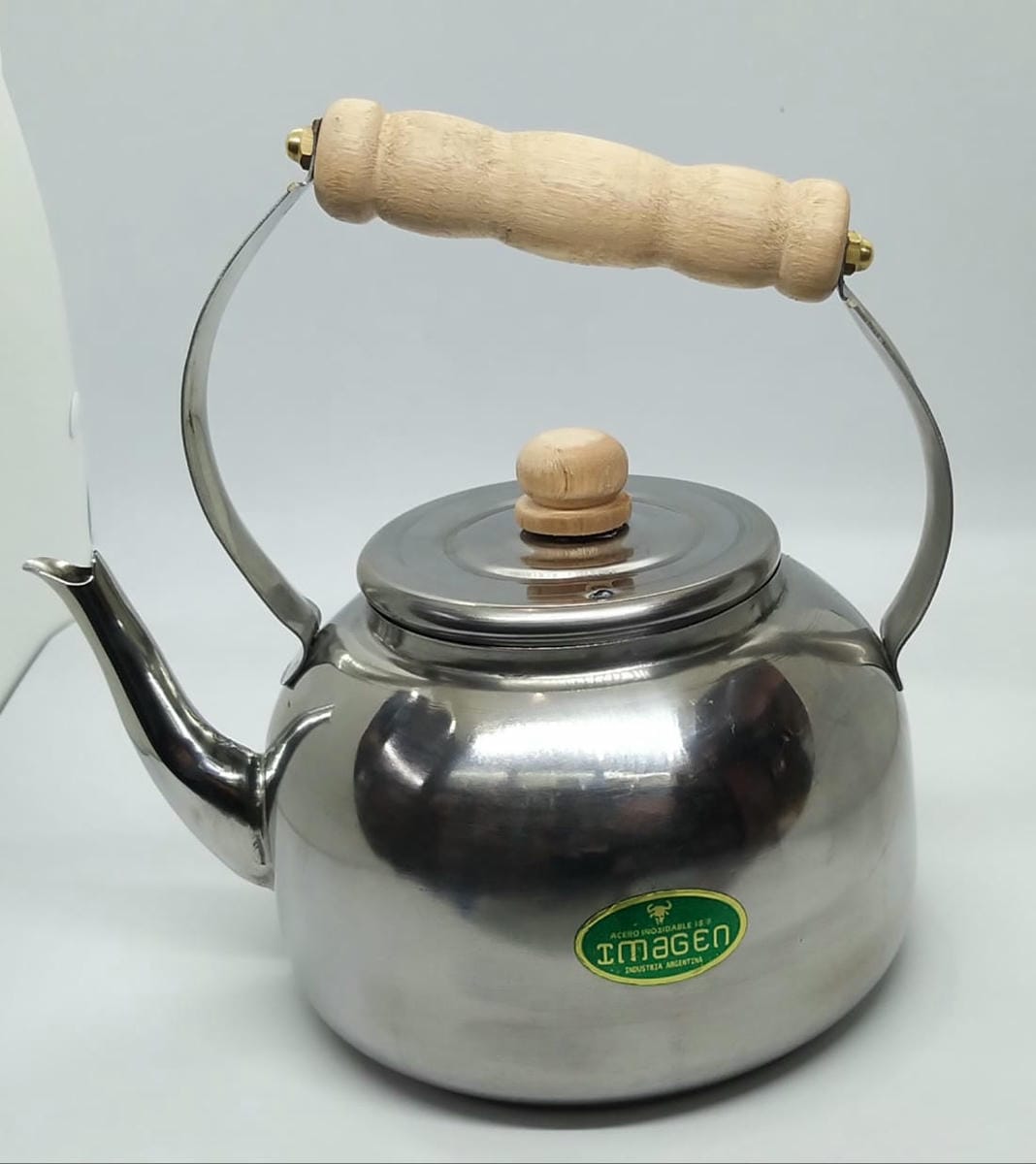 PAVA ACERO INOX 1.250 L MANGO MADERA