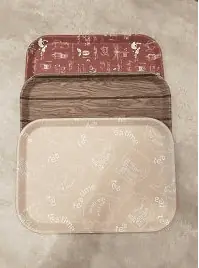 BANDEJA RECTANGULAR ANTIDESLIZANTE 36 X 26 CM DISEÑOS