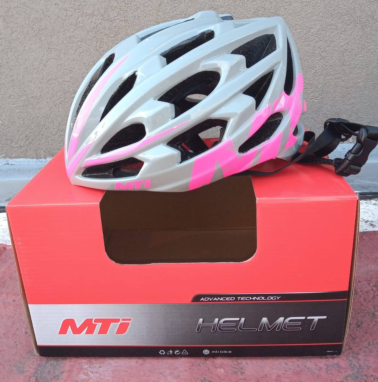 Casco MTI In Mold Life 29 rosa