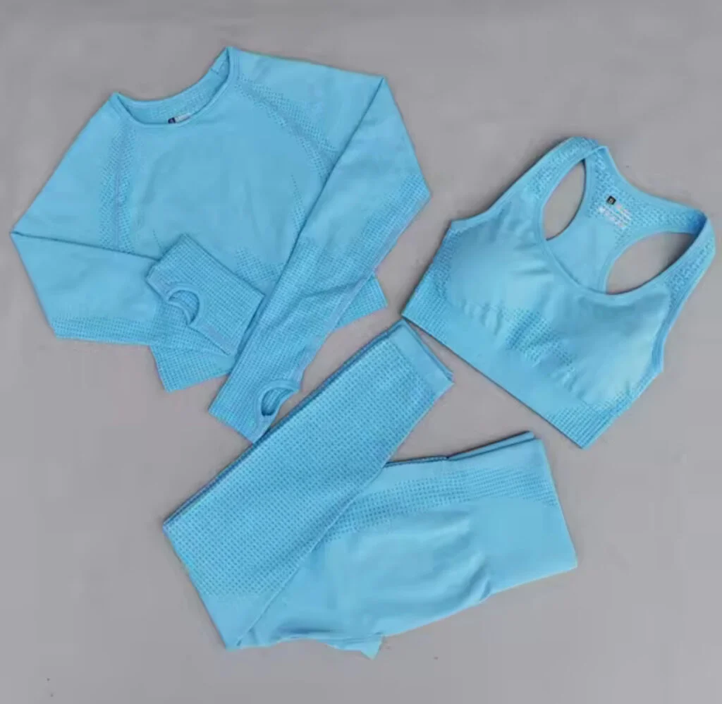 ropa deportiva seamless sin costura celeste