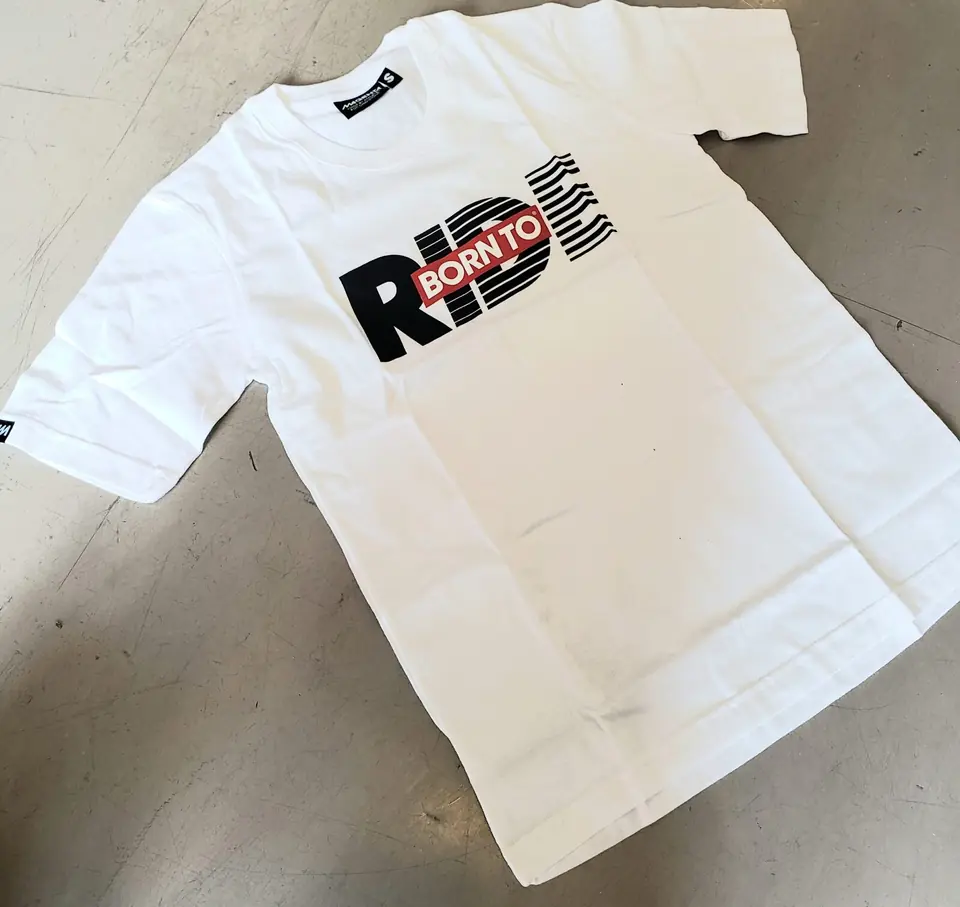 REMERA MAGENTA BORN TO RIDE