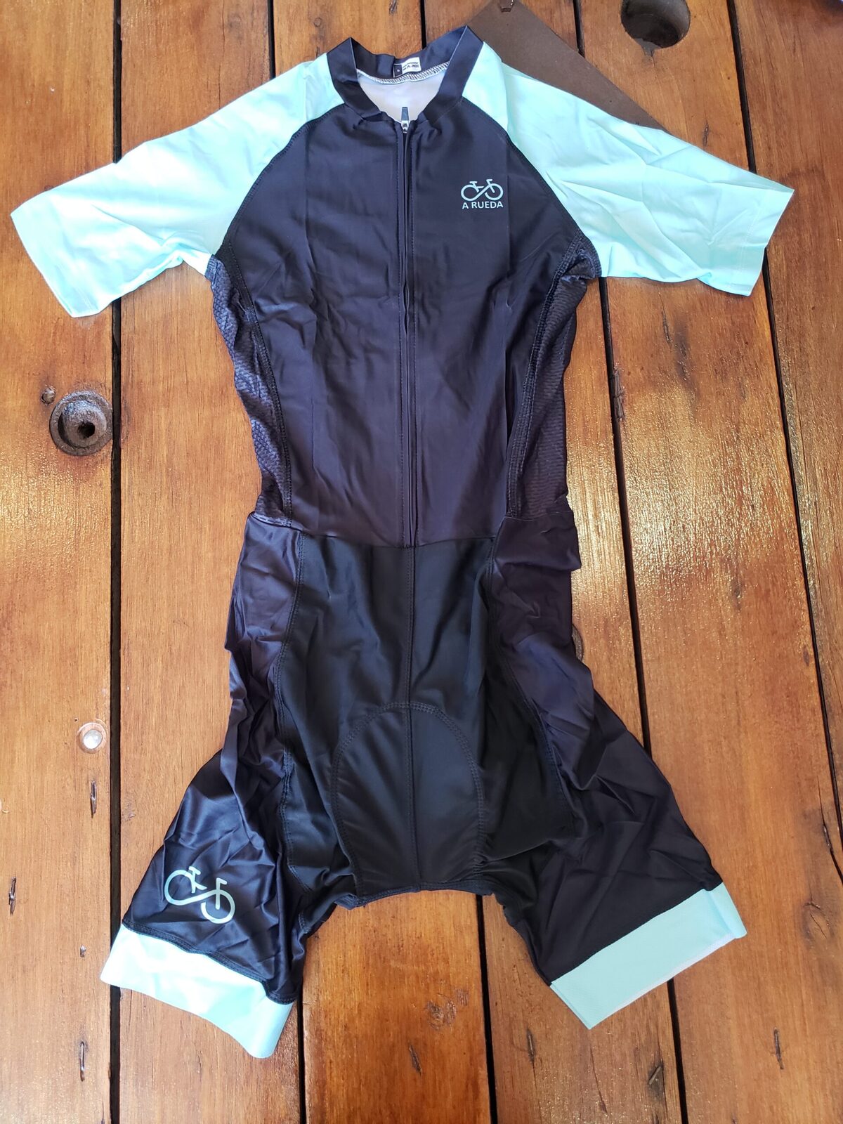 ENTERITO A RUEDA UNISEX badana gel |LIV| Negro/Aqua