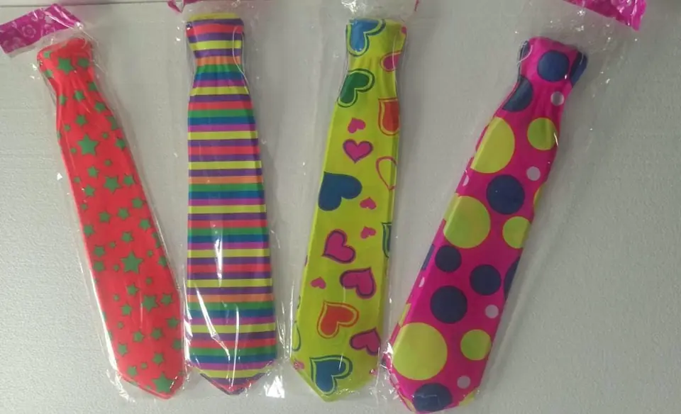 Corbata plástica estampada x12