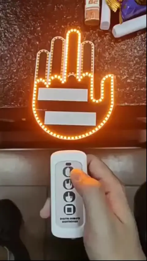 MANO GESTUAL PARA AUTO - CONTROL REMOTO - A PILAS - TIPO C