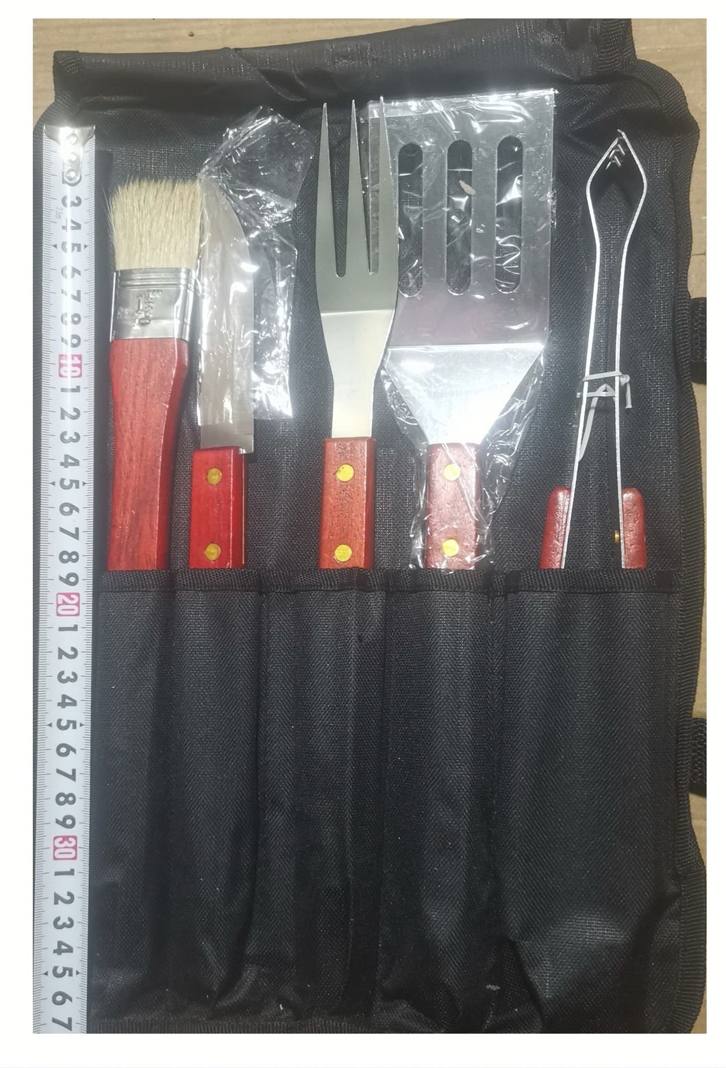 SET ASADO 5PZS MANGO MADERA (U900)