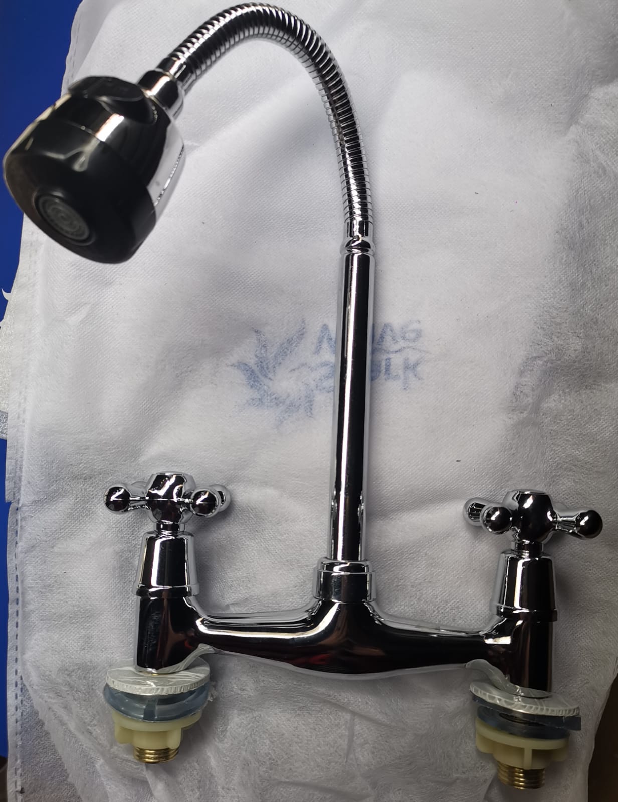 CANILLA MEZCLADORA MESADA PICO FLEXIBLE (U1550)