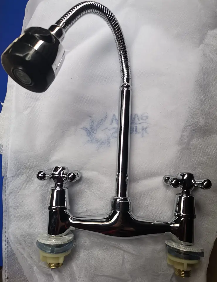 CANILLA MEZCLADORA MESADA PICO FLEXIBLE (U1550)
