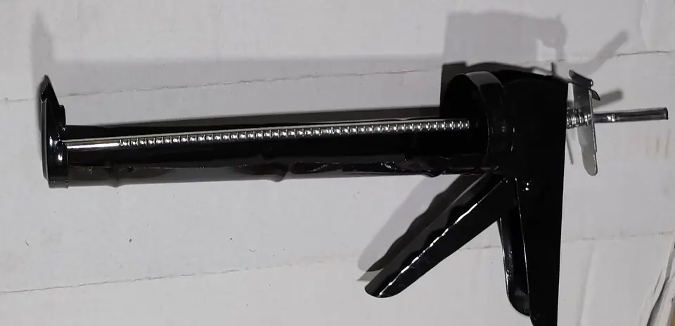 PISTOLA APLICADORA SILICPONA CON CREMALLERA ECO (U190)