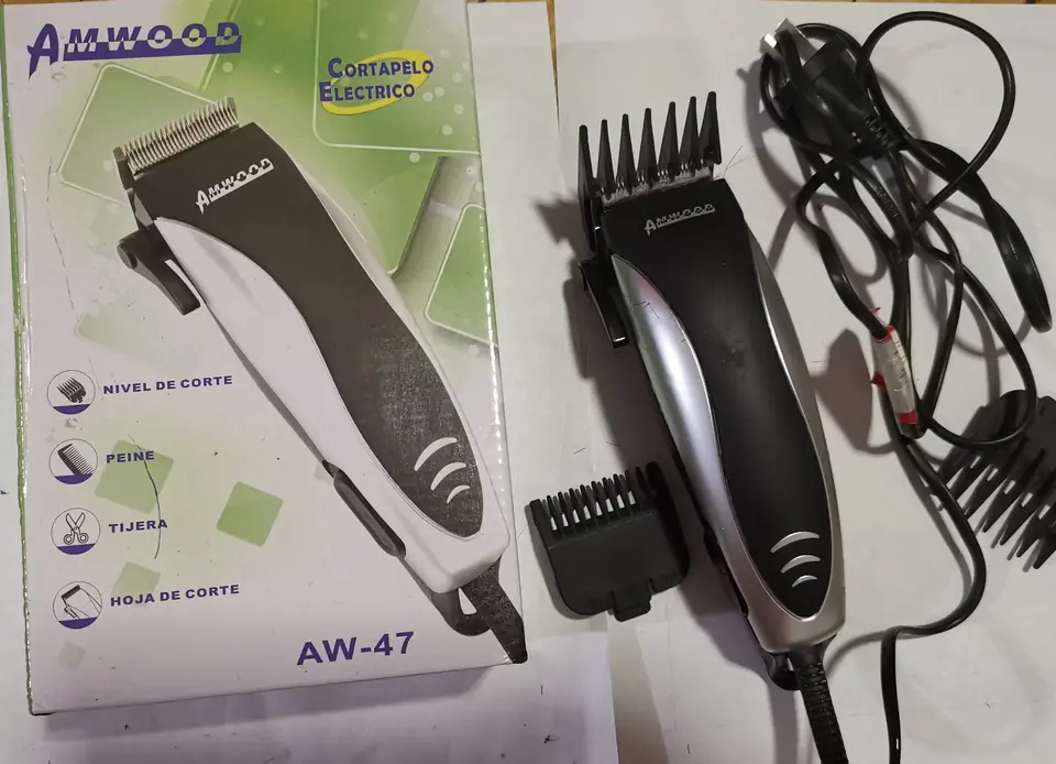 MAQUINA CORTA PELO ELECTRICA CON ACCESORIOS AMWOOD (U700)