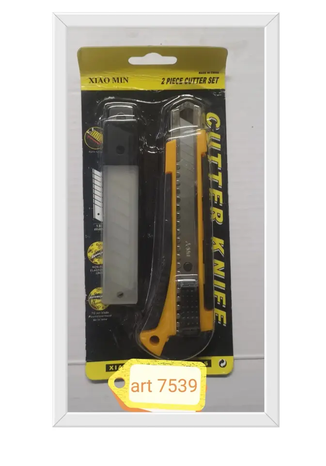CUTTER 18MM ENGOMADO CON REPUESTOS (U085)