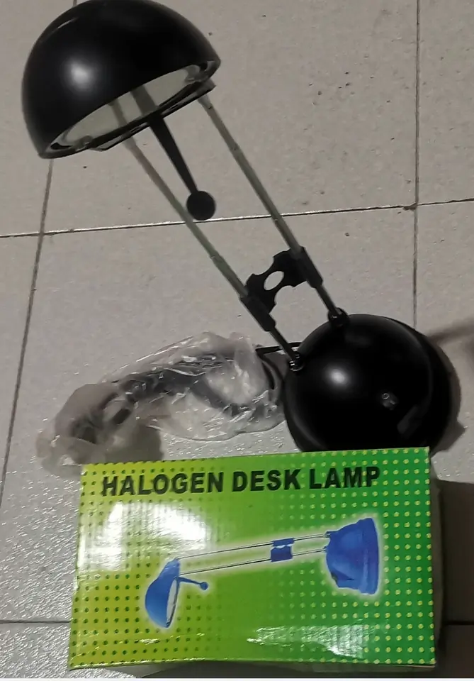 LAMPARA ESCRITORIO EXTENSIBLE HALOGENA(U400)