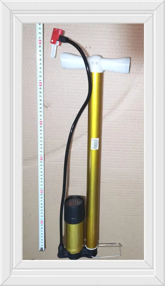 Inflador aluminio color con bomba y manómetro mango pvc (U480)