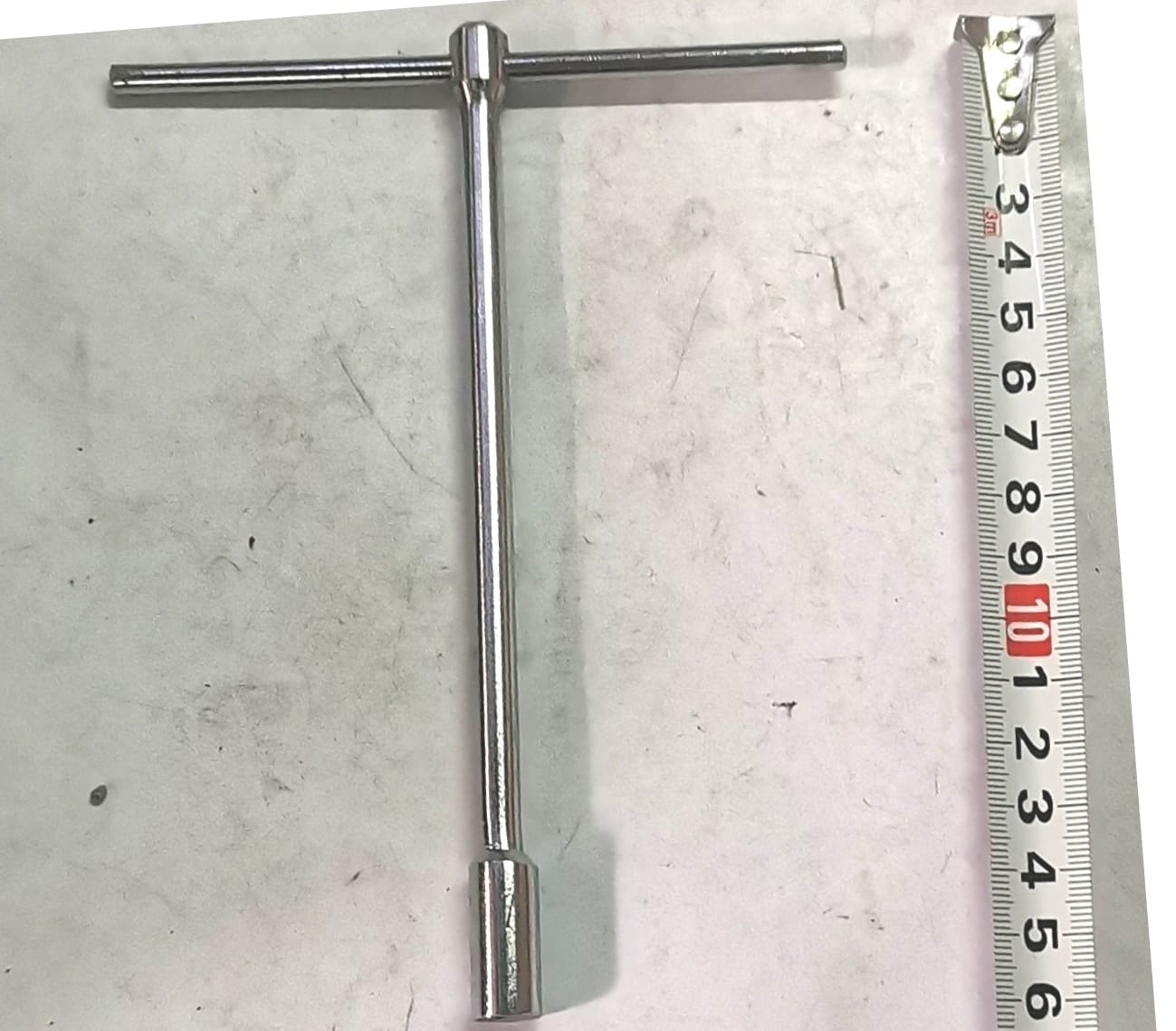 LLAVE T CORTA 12MM (U100)